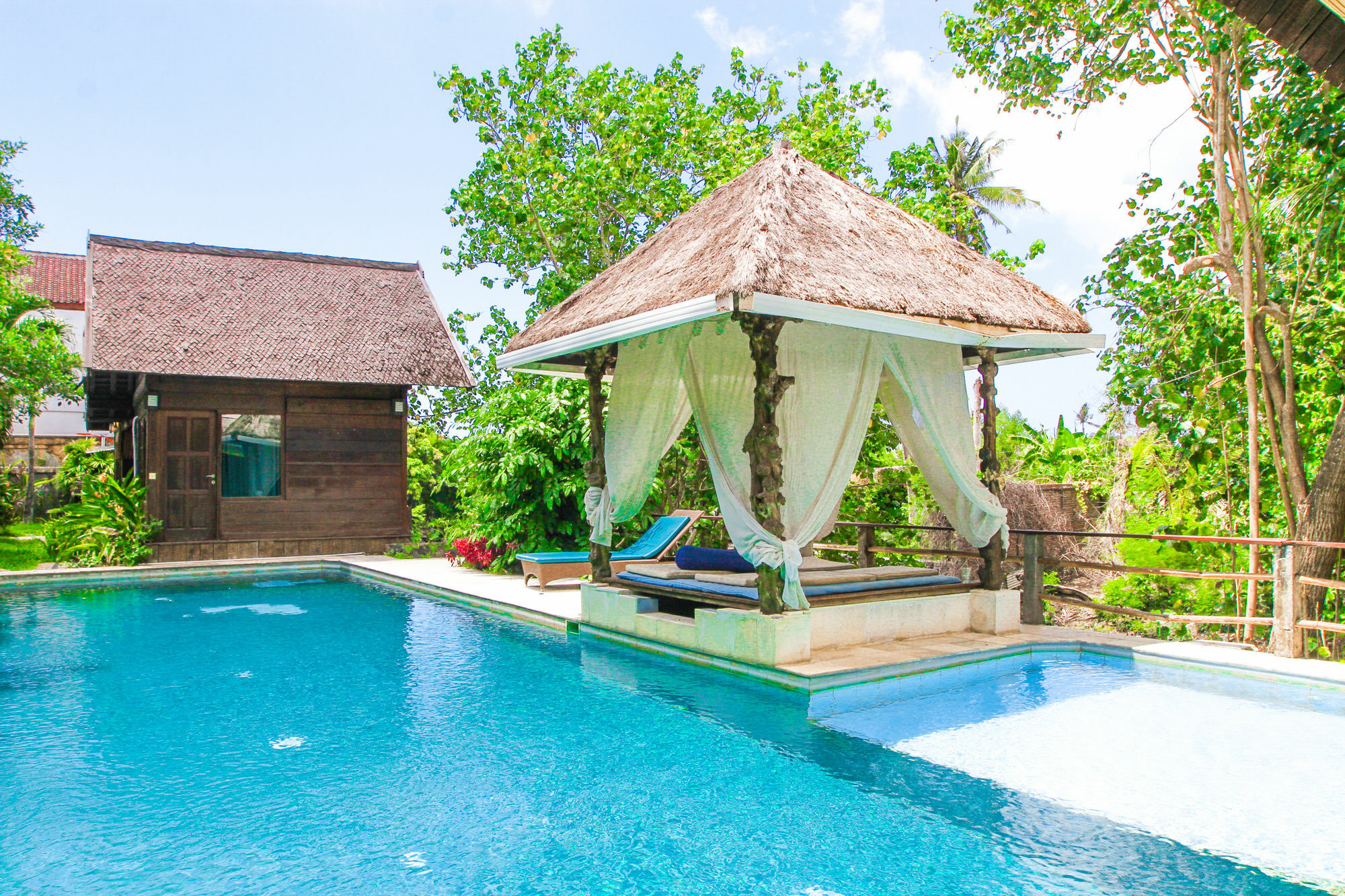 Easy Surf Dacha Hotel Canggu Екстериор снимка